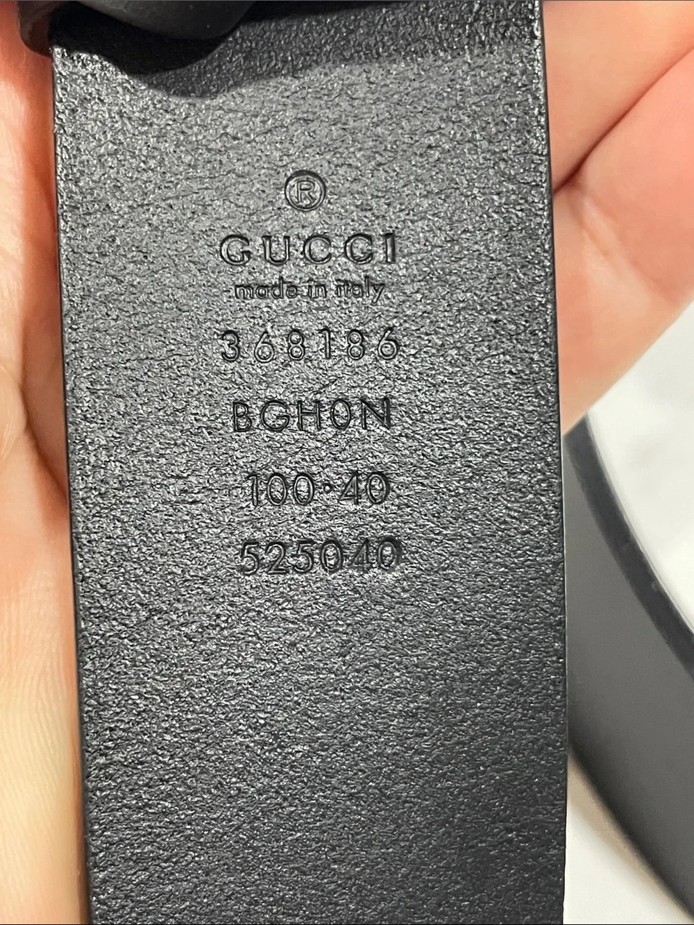 Gucci Black Leather Belt with Brushed Silver Interlocking-G Buckle
